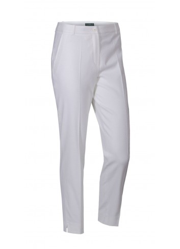 Białe spodnie w tłoczony wzór