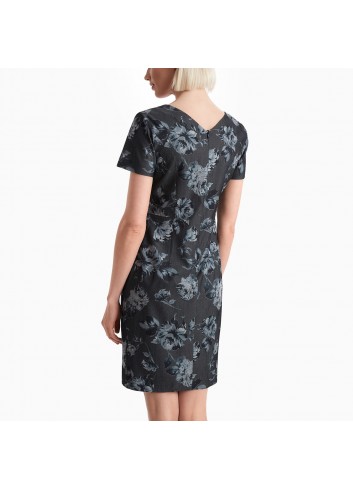 Sukienka w okrągły dekolt