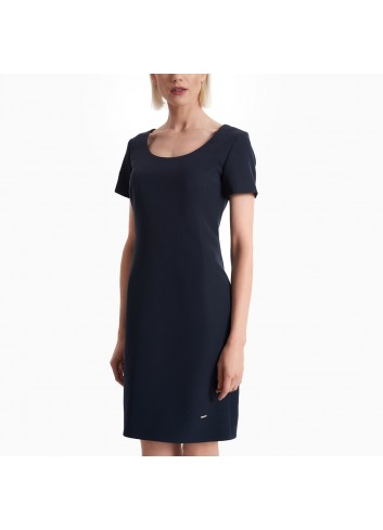 Sukienka w okrągły dekolt